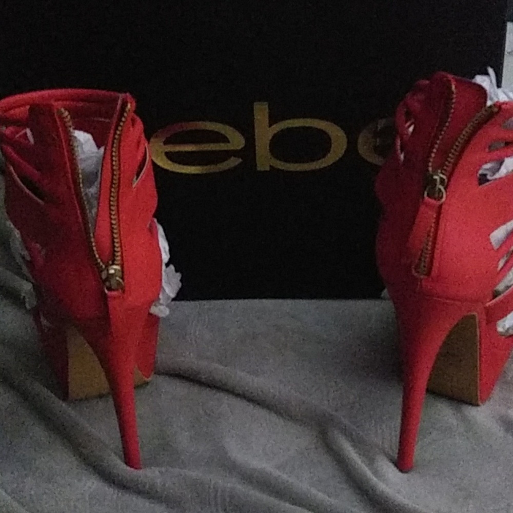 Heels - Picture 3 of 4